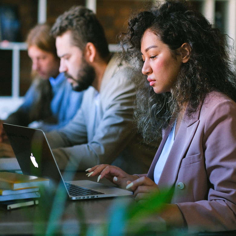 During the training process, students will get to know: